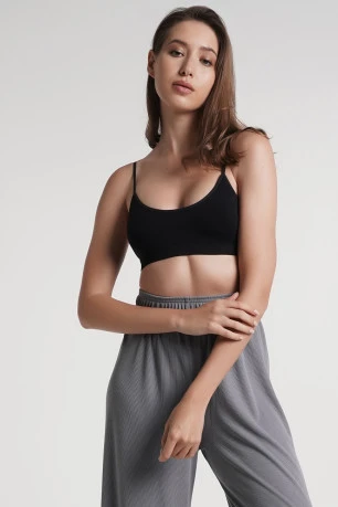 Бесшовный топ на тонких бретелях GIULIA CAMI TOP RIB
